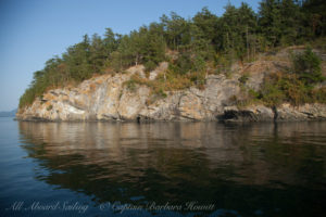 Colours and reflections of Flattop Island